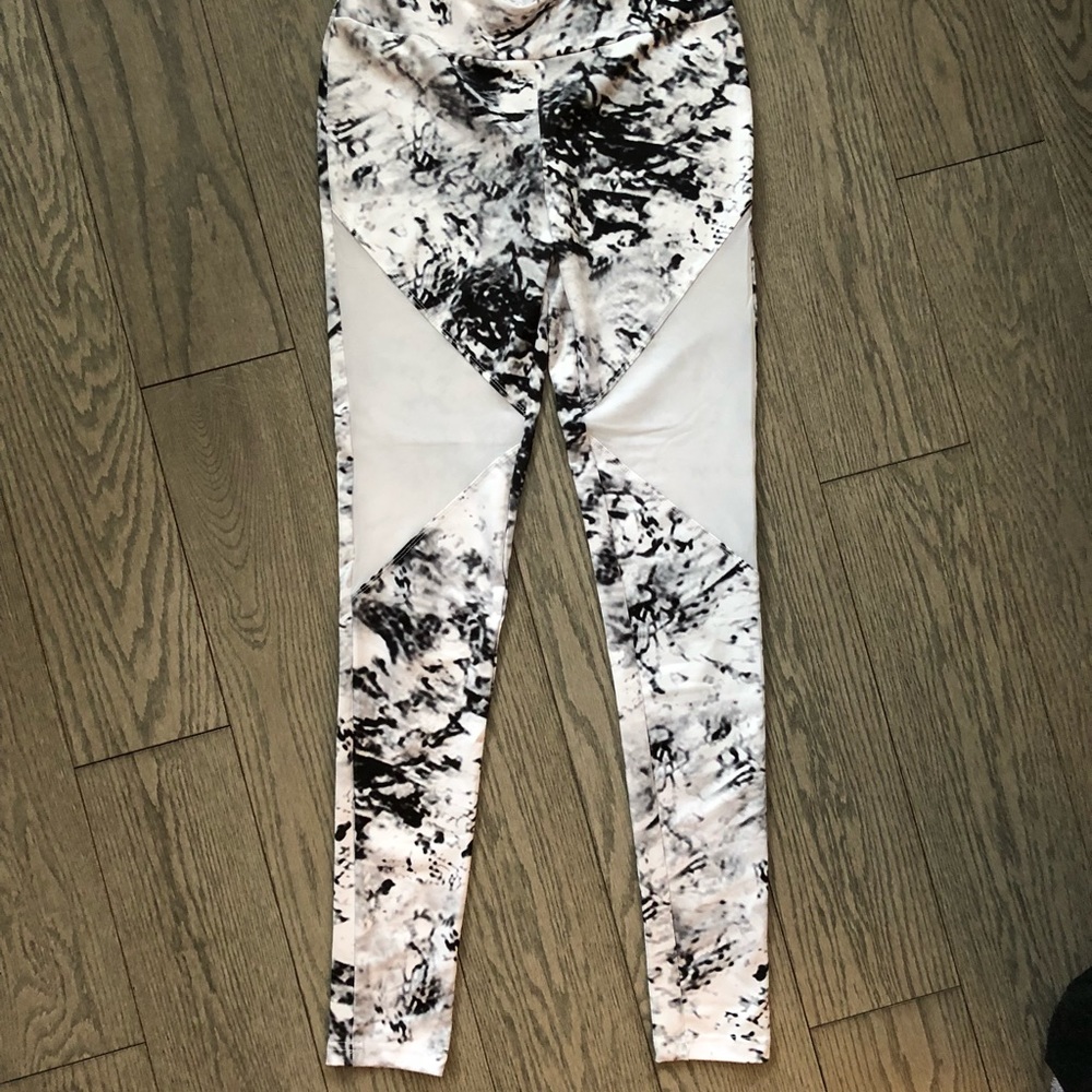 High rise lightweight unique tights